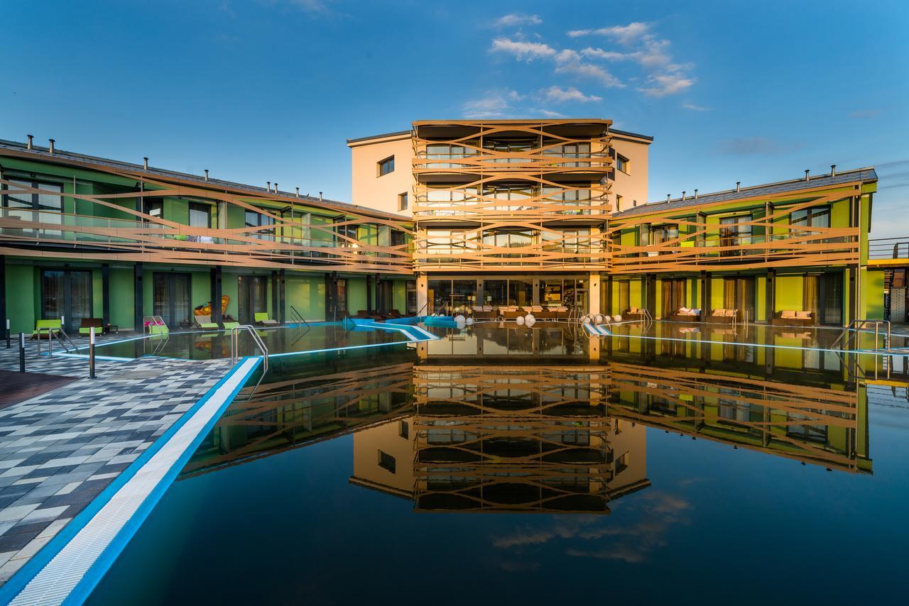 Hotel Galeria Thermal Bešeňová Besenova Exterior foto
